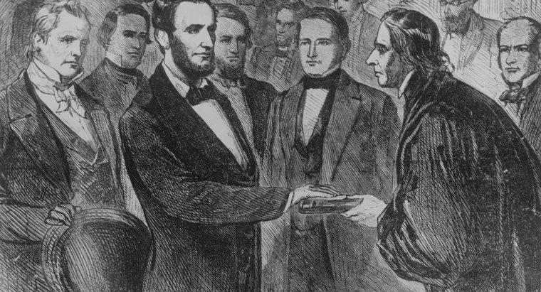 Abraham Lincoln có bao nhiêu anh chị em?