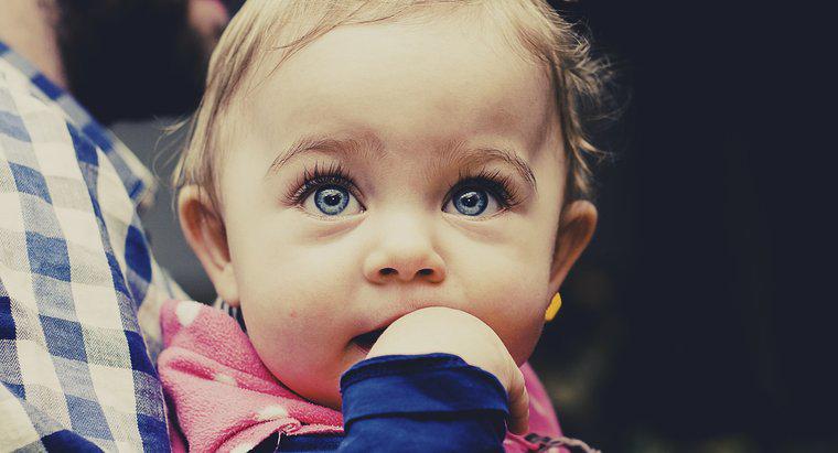 Khi nào mắt của trẻ sơ sinh thay đổi màu sắc?