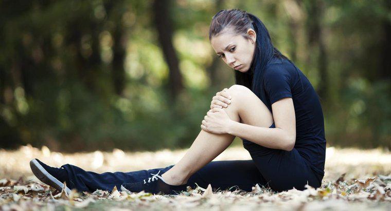 Một số nguyên nhân có thể gây ra đau và yếu cơ bắp chân là gì?