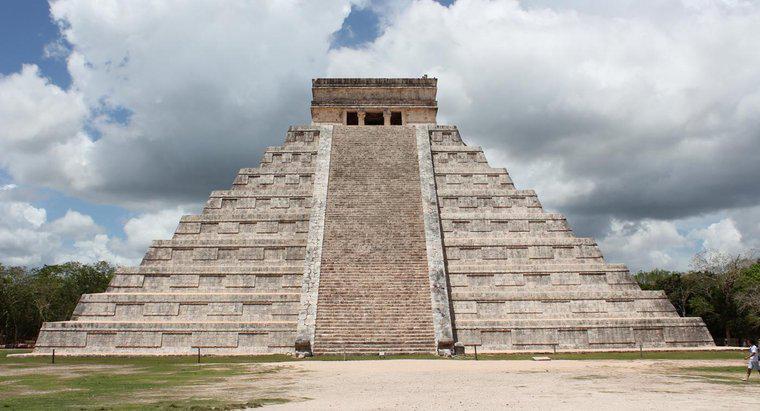 Tại sao người Maya xây dựng đền khắc?