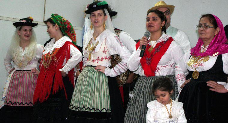 Quần áo truyền thống của Bồ Đào Nha là gì?