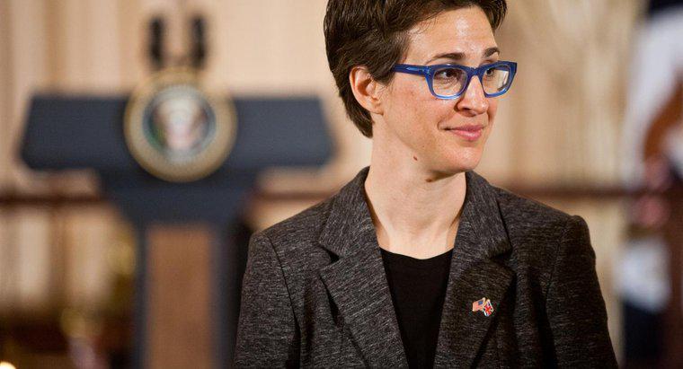 Làm thế nào để một thành viên của tổ chức công chúng liên lạc với Rachel Maddow?