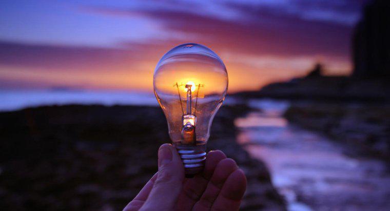 Bóng đèn được phát minh ra ở đâu?