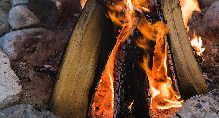 Làm thế nào nóng là một ngọn lửa gỗ?