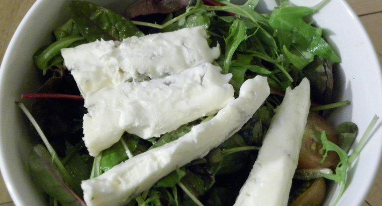 Sự khác biệt giữa Blue Cheese và Gorgonzola là gì?