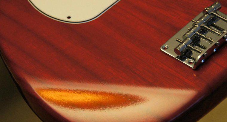 Bạn nên sử dụng loại sơn nào trên cây đàn Guitar của mình?