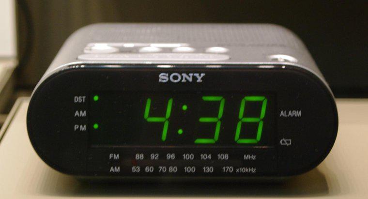 Bạn đặt đồng hồ báo thức cho Sony Dream Machine như thế nào?