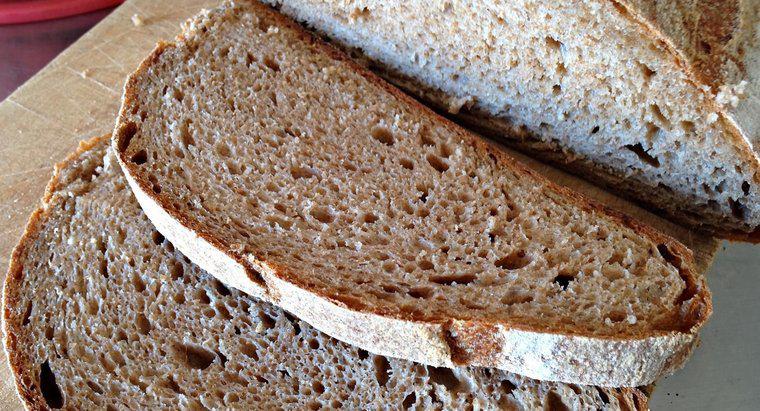 Sự khác biệt giữa bánh mì nâu và bánh mì nguyên cám là gì?