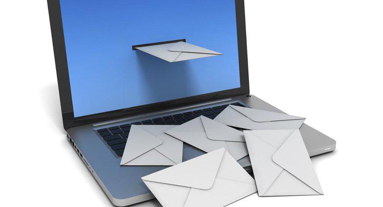 Sự khác biệt giữa một bức thư giấy và một email là gì?