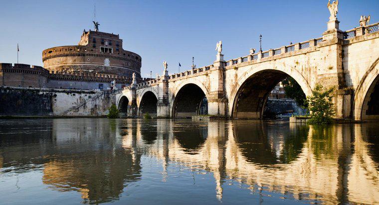 Ba con sông chính ở Ý là gì?