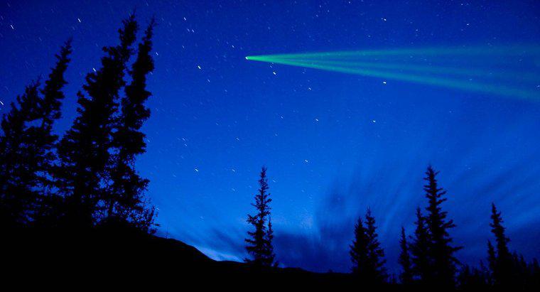 Sự khác biệt giữa sao chổi và sao băng là gì?