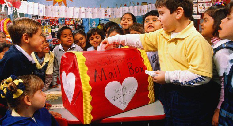 Một số Ý tưởng Hộp Ngày Valentine cho Con trai là gì?