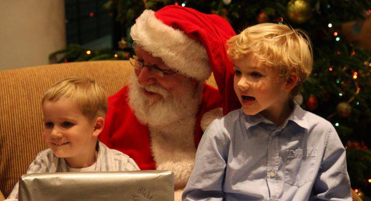 Bạn có thể tùy chỉnh danh sách tốt đẹp của ông già Noel với tên của con bạn không?