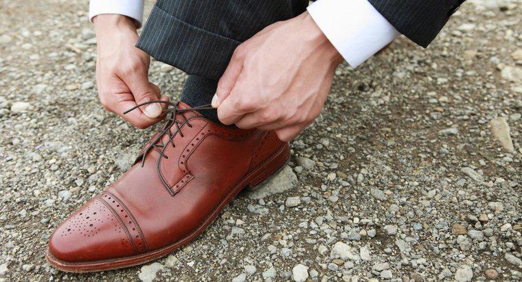 Cách tốt nhất để làm giãn giày da là gì?